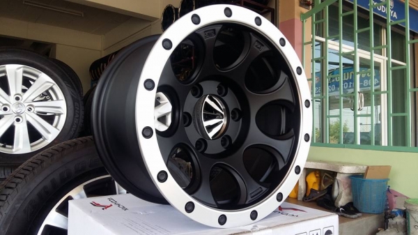 ขายล้อแม็กใหม่ yachiyoda xj-01 17"&times;9" et20 6 รู139.7 สนใจติดต่อ ร้าน ก.เจริญการยาง ครับ 081-3747940