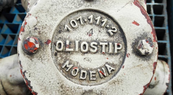 ** SOLD ** มอเตอร์ไฮดรอลิคปั้ม 5 ดาว MODENA Made in ITALY เบอร์ 4 ถอดจากไลน์ฉีดน้ำมันใสๆพร้อมใช้