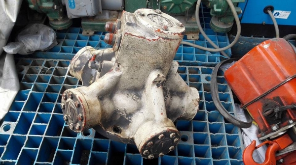 ** SOLD ** มอเตอร์ไฮดรอลิคปั้ม 5 ดาว MODENA Made in ITALY เบอร์ 4 ถอดจากไลน์ฉีดน้ำมันใสๆพร้อมใช้