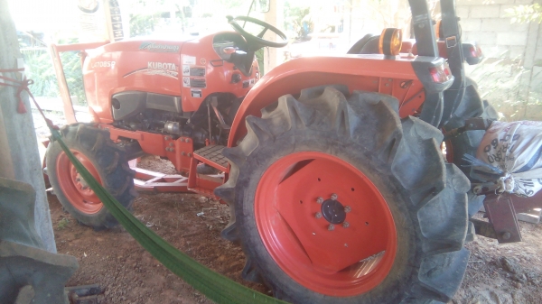 รถไถมือสอง ขายรถไถคูโบต้าL4708 SP สภาพสวยๆครับมีไบมีดตราช้าง และผาน6ตราช้าง ไมร์617ชม ราคา450000บาท