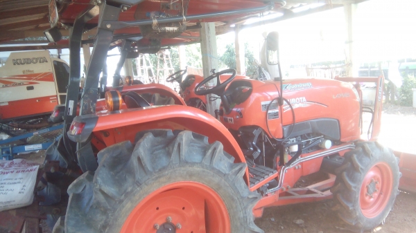 รถไถมือสอง ขายรถไถคูโบต้าL4708 SP สภาพสวยๆครับมีไบมีดตราช้าง และผาน6ตราช้าง ไมร์617ชม ราคา450000บาท