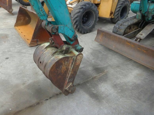 ขายแม็คโคร komatsu pc20-7 ขายแม็คโคร komatsu pc20-7