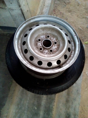 กะทะล้อ 5 รู  ขอบ15  รถกระบะ ใหม่ๆ  มี 1 ใบ โทร.081-427-3941