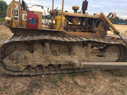 ขายรถแทรกเตอร์CAT-D-5-D รถสวย ทำงานอยู่ครับ ช่วงล่างเต็ม สภาพ 80\% สนใจโทรมาครับ
