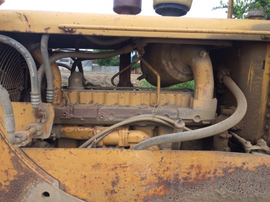 ขายรถแทรกเตอร์CAT-D-5-D รถสวย ทำงานอยู่ครับ ช่วงล่างเต็ม สภาพ 80\% สนใจโทรมาครับ