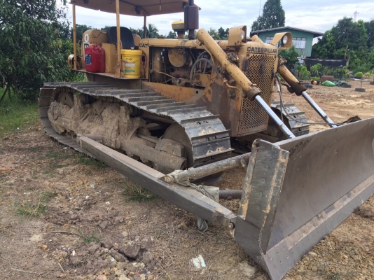 ขายรถแทรกเตอร์CAT-D-5-D รถสวย ทำงานอยู่ครับ ช่วงล่างเต็ม สภาพ 80\% สนใจโทรมาครับ