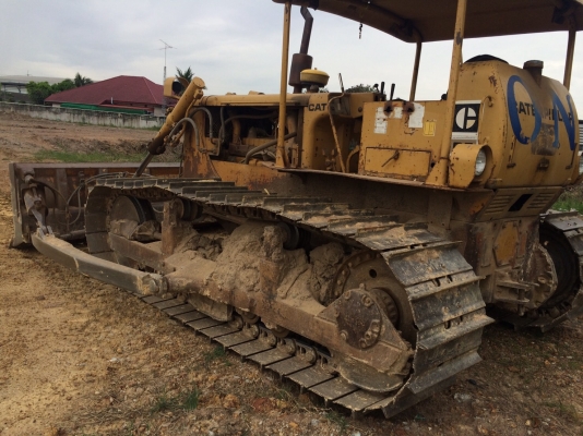 ขายรถแทรกเตอร์CAT-D-5-D รถสวย ทำงานอยู่ครับ ช่วงล่างเต็ม สภาพ 80\% สนใจโทรมาครับ
