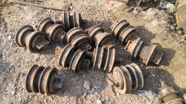 ขายลอนเลอร์ รถแทรกเตอร์ D-4 ขายไม่แพง สภาพตามรูปครับ