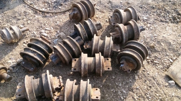 ขายลอนเลอร์ รถแทรกเตอร์ D-4 ขายไม่แพง สภาพตามรูปครับ