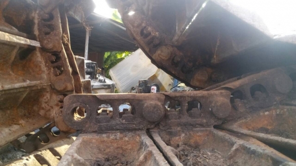 ขายโซ่พร้อมแผ่น รถแทรกเตอร์ D-4. ตีนเป็ด แผ่นยาว 100 ซม. และสปริงเร่งแทรก  ขายไม่แพงครับ