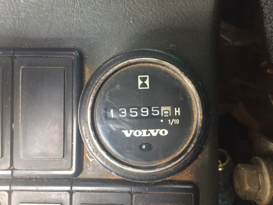ขายแบคโฮ VOLVO EC210B ทำงาน 13595ชั่วโมง สภาพสวย สนใจโทร 081-970-1072