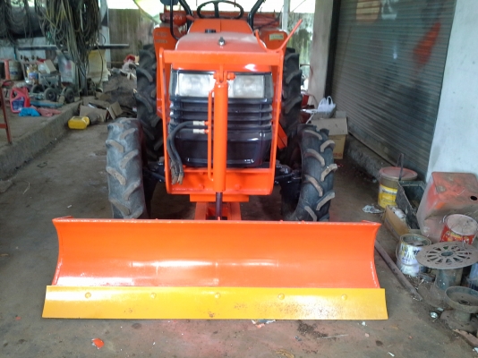ขาย คูโบต้า L3408 พร้อมใช้ อุปกรณ์ ใบมีดดันหน้า ฝานพรวน 6 &times; 22 ตราช้าง  และโลตารี่ รถใช้งานปกติครับ รถ 1733 ชั่วโมง