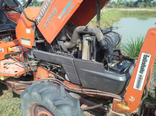 ขาย คูโบต้า L3408 พร้อมใช้ อุปกรณ์ ใบมีดดันหน้า ฝานพรวน 6 &times; 22 ตราช้าง  และโลตารี่ รถใช้งานปกติครับ รถ 1733 ชั่วโมง