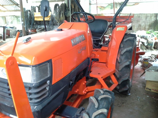 ขาย คูโบต้า L3408 พร้อมใช้ อุปกรณ์ ใบมีดดันหน้า ฝานพรวน 6 &times; 22 ตราช้าง  และโลตารี่ รถใช้งานปกติครับ รถ 1733 ชั่วโมง