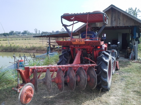 ขาย คูโบต้า L3408 พร้อมใช้ อุปกรณ์ ใบมีดดันหน้า ฝานพรวน 6 &times; 22 ตราช้าง  และโลตารี่ รถใช้งานปกติครับ รถ 1733 ชั่วโมง