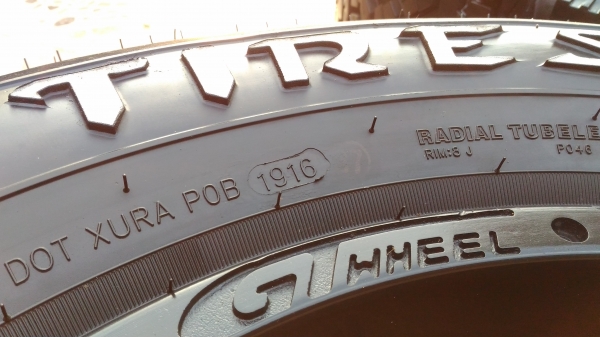 ขายล้อลายหยดน้ำ ขอบ 16 พร้อมยาง monster 265/70/16 ปี 16