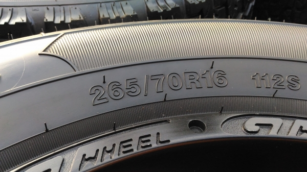 ขายล้อลายหยดน้ำ ขอบ 16 พร้อมยาง monster 265/70/16 ปี 16