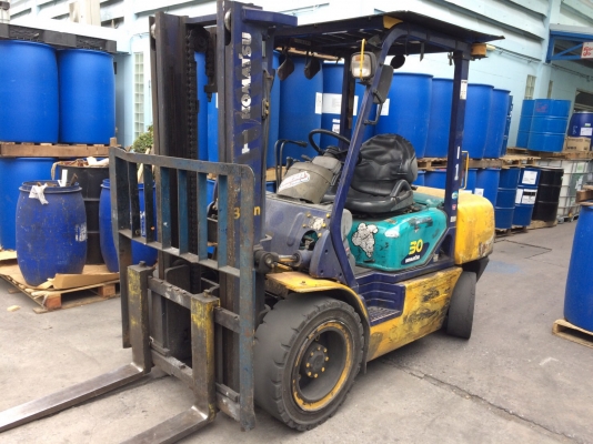 +++ ขายโฟล์คลิฟท์  KOMATSU FD30-14  ขนาด  3  ตัน  เครื่องยนต์ดีเซล  เสา  3  เมตร  เกียร์ธรรมดา  งา 1,070  มม.  ยางตันครับ