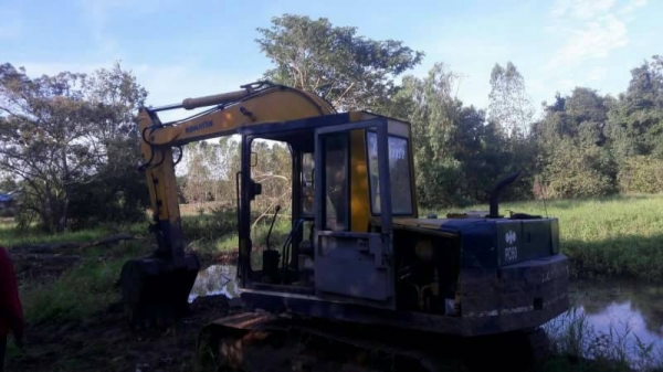 ขาย 285,000 KOMATSU PC60-3  เครื่องดี ปั้มแรง โช่หนา เอวเเน่น มีไลน์หัวเจาะ  เอกสารอินวอยท์  รถอยู่ จ.บุรีรัมย์  090-772-3710 090-772-3708