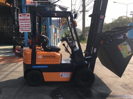 ขายรถโฟล์คลิฟท์สำหรับตักยางพาราตักยางก้อนตักยางถ้วยตักขี้ยางเศษยาง