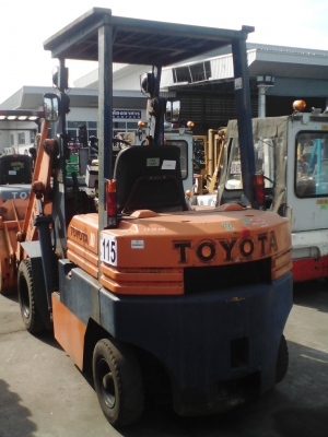 ขายรถตัก 1 คิว 130000 บาท