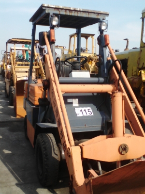 ขายรถตัก 1 คิว 130000 บาท