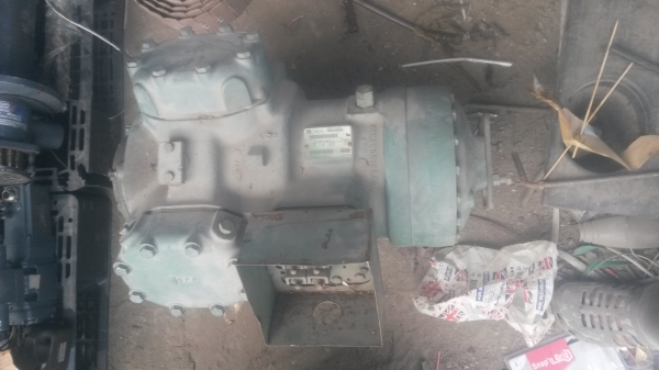 คอมแอร์ชิลเลอร์ ตัวละ 7000 มีสองตัว เหมาๆลดอีก คอมแอร์ชิลเลอร์ ตัวละ 7000 มีสองตัว เหมาๆลดอีก