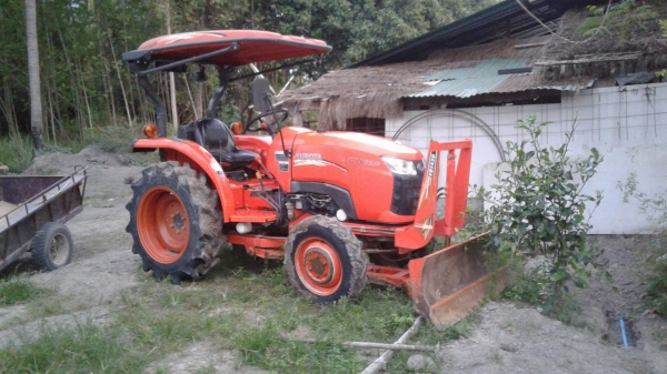 ต้องการขาย kubota 3208sp พร้อมอุปกรณ์ ชั่วโมงน้อย