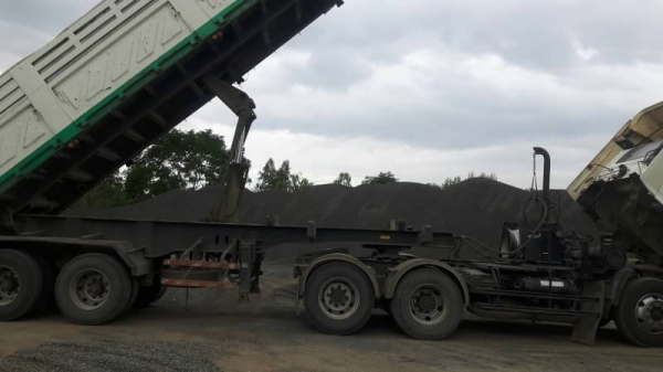 ** ราคา 2,090,000 **หัวลาก ปี54 HINO 344แรง + หางปี54 เซมิดั้มสามมิตรลอนเฉียง สภาพสวยมากๆ พร้อมใช้งา ** ราคา 2,090,000 **หัวลาก ปี54 HINO 344แรง + หางปี54 เซมิดั้มสามมิตรลอนเฉียง สภาพสวยมากๆ พร้อมใช้งา