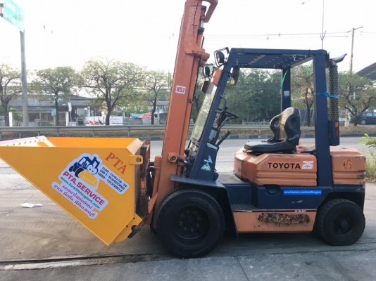 ขายรถโฟล์คลิฟท์และรับสั่งรถโฟล์คลิฟท์เพื่อใช้สำหรับตักยางพาราตักยางก้อนตักยางถ้วยตักขี้ยางตักทะลายปาล์ม