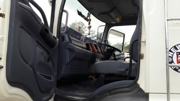 ขาย hino mega 320  ปี 51 ราคาเต็มตั้งที่ 1,850,000ต่อลองรถได้ปีใช้น้อย คับ   รถสวยพร้อมใช้ยางเต็ม ขาย สด-ผ่อนวางเงินดาวประมาณ400,000 ครับ สนใจสอบถามราคาเต็มได้ครับ