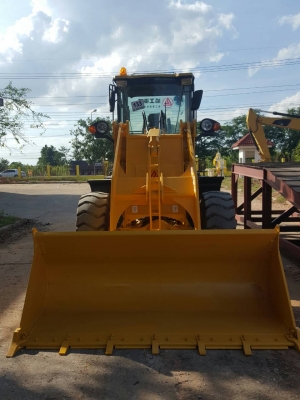 ขายรถตัก จีนรถใหม่ สภาพพร้อมใช้งาน ระบบพร้อมใช้งาน รถใหม่ยังไม่ได้ใช้งาน รถสวยพร้อมลุยงานครับ