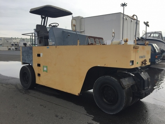 รถบดล้อยาง Komatsu รุ่น JW 210