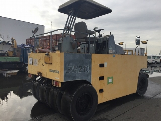 รถบดล้อยาง Komatsu รุ่น JW 210