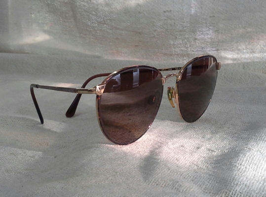 แว่นตาวินเทจ &#039;หยดน้ำ จอห์น เลนนอน&#039; ซุปเปอร์แบรนด์แถวหน้าของโลก Original GIORGIO ARMANI han