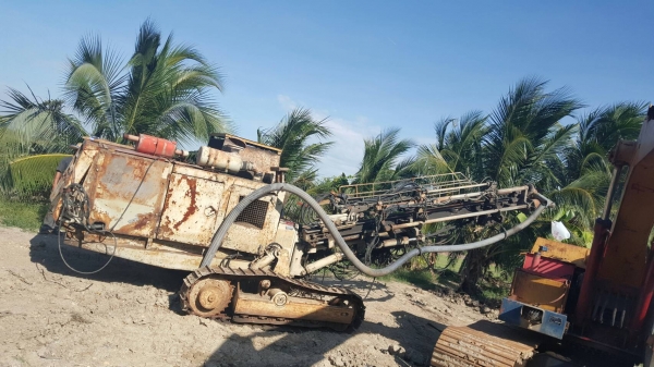 ขายรถเจาะหิน เครื่องดอยร์ 6สูบ ยี่ห้อ TOYOTA สินค้าเก่านอก ขายราคา 480,000 บาท ขายรถเจาะหิน เครื่องดอยร์ 6สูบ ยี่ห้อ TOYOTA สินค้าเก่านอก ขายราคา 480,000 บาท