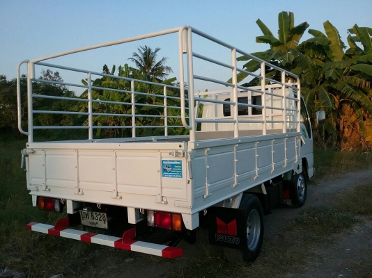 ISUZU NKR 4 ล้อไม่ติดเวลา 120 แรง คัสซีสวย เครื่องดี หัวยกได้ แอร์เย็น กระบะเหล็ก