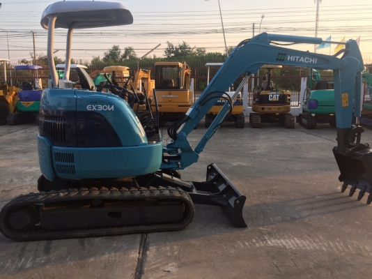 รถขุด Hitachi EX30U มือสองนำเข้าจากญี่ปุ่น ทำสีใหม่ พร้อมใช้งาน รถขุด Hitachi EX30U มือสองนำเข้าจากญี่ปุ่น ทำสีใหม่ พร้อมใช้งาน