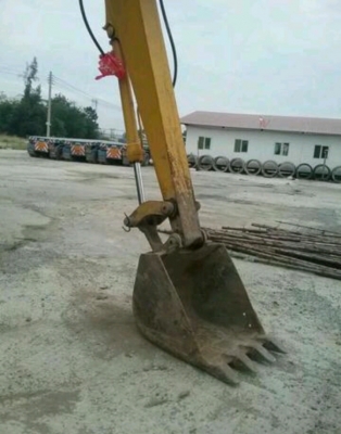 แบคโฮ KOMATSU รุ่น PC 120 -5 แบคโฮ KOMATSU รุ่น PC 120 -5