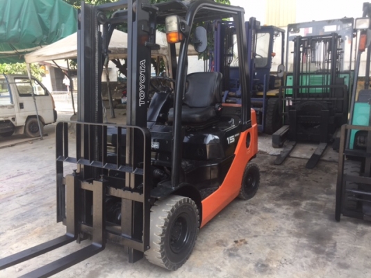 ขายโฟล์คลิฟท์  TOYOTA โตโยต้า 8FD15 1.5ตัน-รุ่น8 เครื่องยนต์เบนซินหัวฉีดติดง่ายประหยัด เกียร์ออโต้ เสา3เมตร