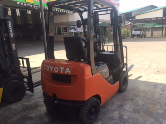 ขายโฟล์คลิฟท์  TOYOTA โตโยต้า 8FD15 1.5ตัน-รุ่น8 เครื่องยนต์เบนซินหัวฉีดติดง่ายประหยัด เกียร์ออโต้ เสา3เมตร