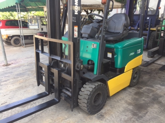 ขายโฟล์คลิฟท์  KOMATSU โคมัตสุไฟฟ้า1.5ตัน เสา3เมตร รับประกันแบต ตัวเปล่า235,000 ตู้ชาต30,000สภาพสวยพร้อมใช้