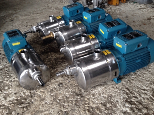 ขายปั้มน้ำแรงดันสูงหัวปั้มสแตนเลส Calpada 1.5HP 380V made in Italy สภาพสวยใหม่มาก พร้อมใช้งาน มีมา 5ตัวครับ