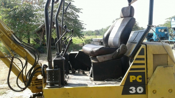 ขายแบคโฮ โคมัสสุ30-6 สภาพใช้งานำได้ปกติ ขายแบคโฮ โคมัสสุ30-6 สภาพใช้งานำได้ปกติ