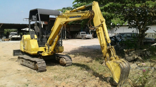 ขายแบคโฮ โคมัสสุ30-6 สภาพใช้งานำได้ปกติ