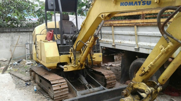 ขายแบคโฮ โคมัสสุ30-6 สภาพใช้งานำได้ปกติ ขายแบคโฮ โคมัสสุ30-6 สภาพใช้งานำได้ปกติ