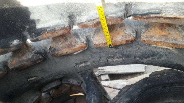 ขายแทรคยาง รถขุดขนาด40-50 เช่น SUMITOMO, HITACHI มี37ข้อ ราคา 22,000 บาท ขายแทรคยาง รถขุดขนาด40-50 เช่น SUMITOMO, HITACHI มี37ข้อ ราคา 22,000 บาท