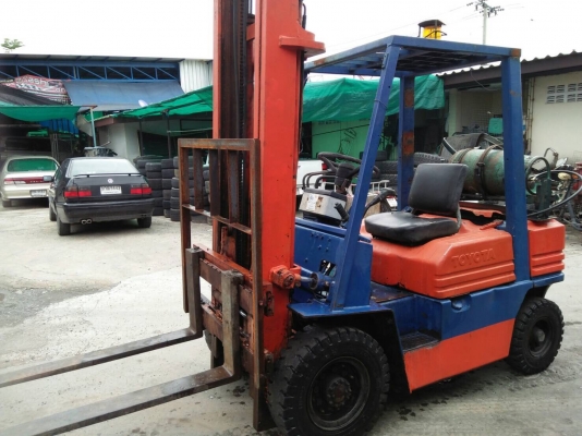 โฟล์คลิฟ Toyotaรุ่น 5เสา 4เมตร ไซชิบ2.5ตัน