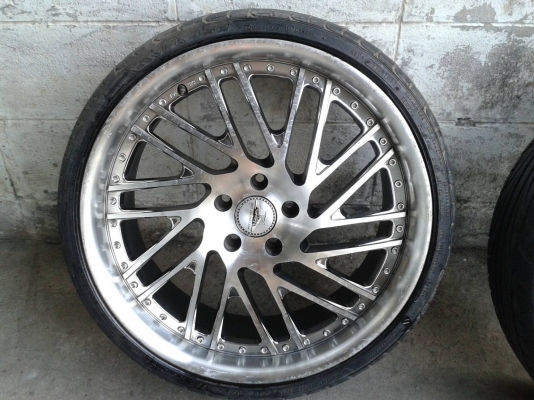 ขอบ20นิ้ว5รู114 พร้อมยาง ชุดนี้ ราคา 8000 บาท