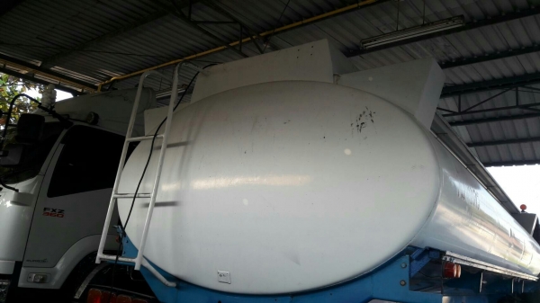 ถังอลูมิเนียม 15,000 ลิตร กว้าง 2.40 เมตร ยาว 6 เมตร สูง 1.35 เมตร ถังอลูมิเนียม 15,000 ลิตร กว้าง 2.40 เมตร ยาว 6 เมตร สูง 1.35 เมตร